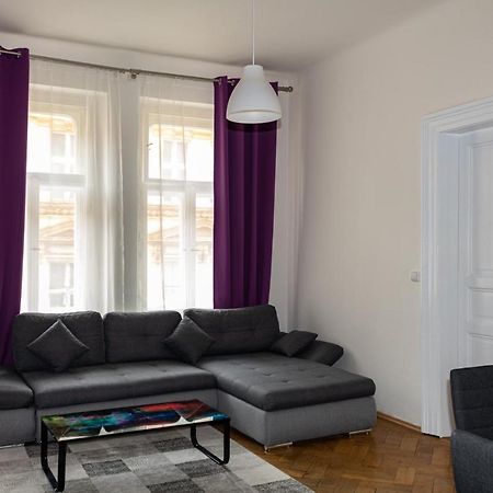Welcome Hostel & Apartments Praguecentre Luaran gambar
