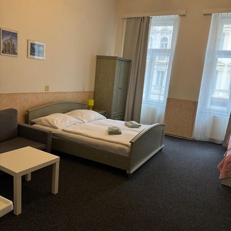 Welcome Hostel & Apartments Praguecentre Luaran gambar