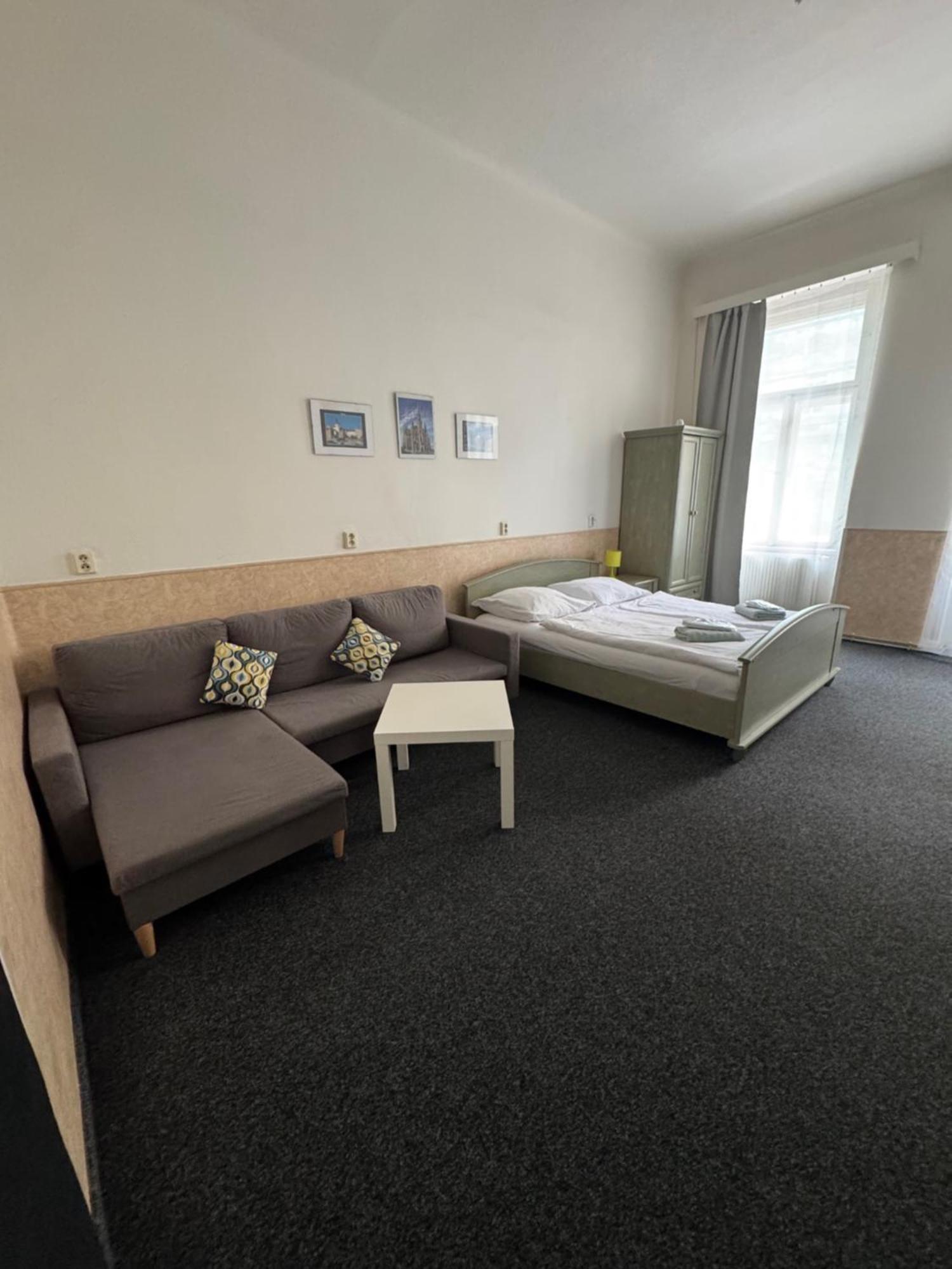 Welcome Hostel & Apartments Praguecentre Luaran gambar