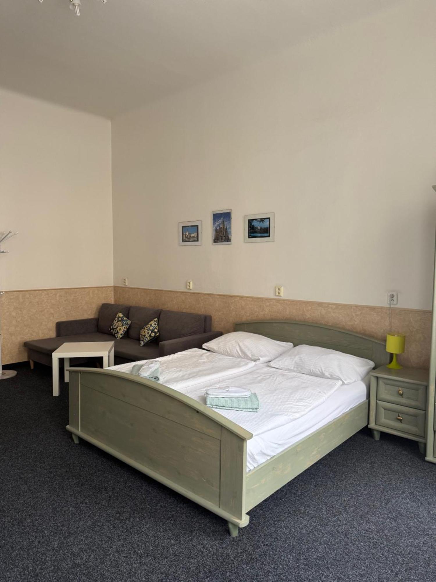 Welcome Hostel & Apartments Praguecentre Luaran gambar