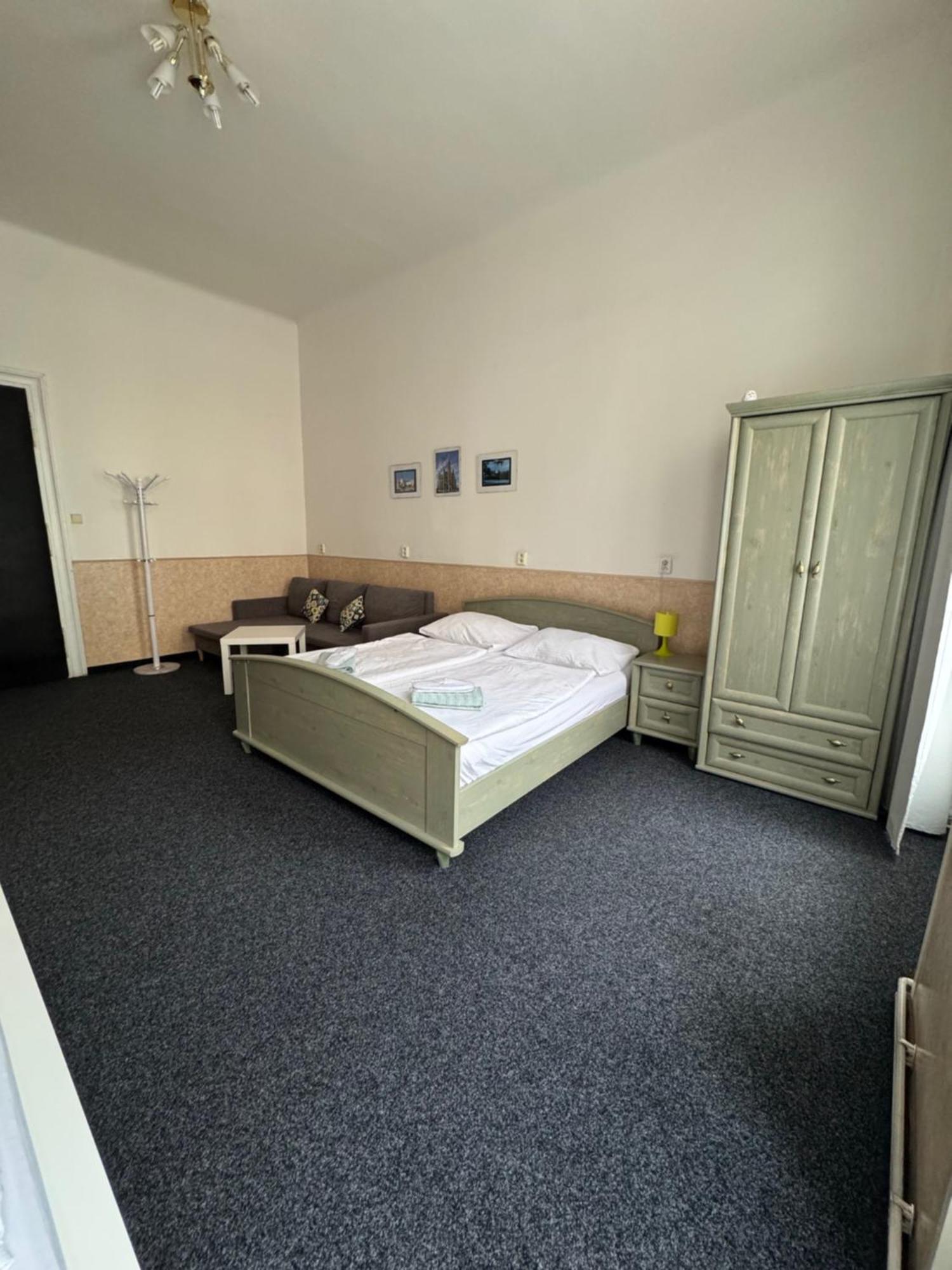 Welcome Hostel & Apartments Praguecentre Luaran gambar