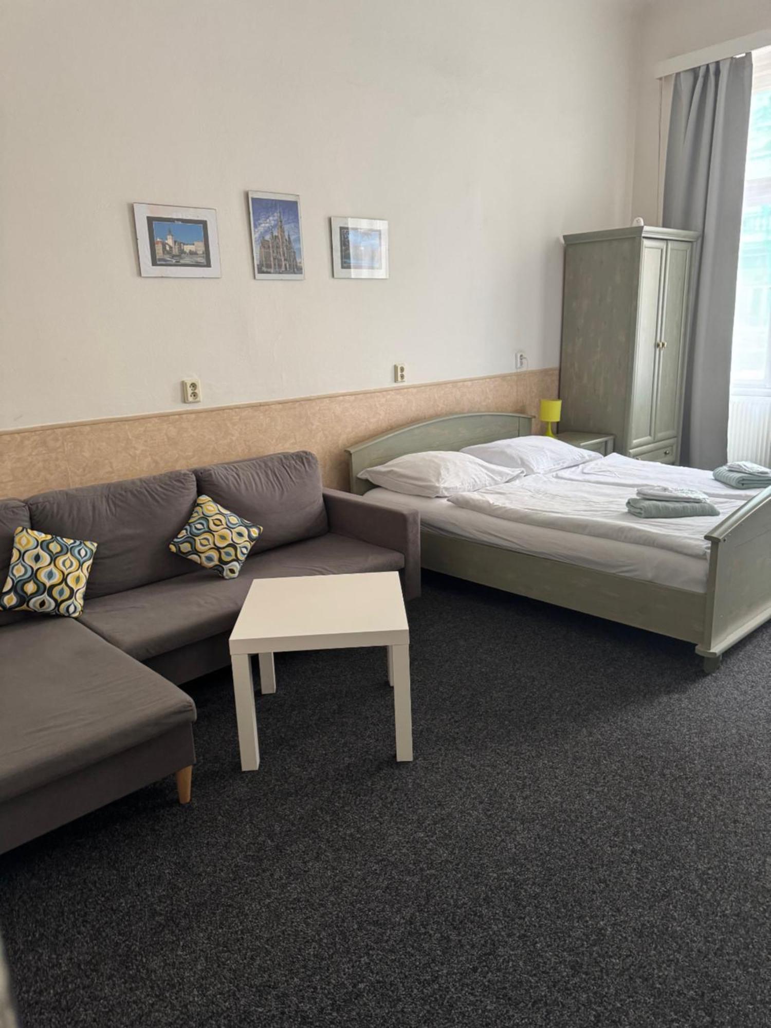 Welcome Hostel & Apartments Praguecentre Luaran gambar